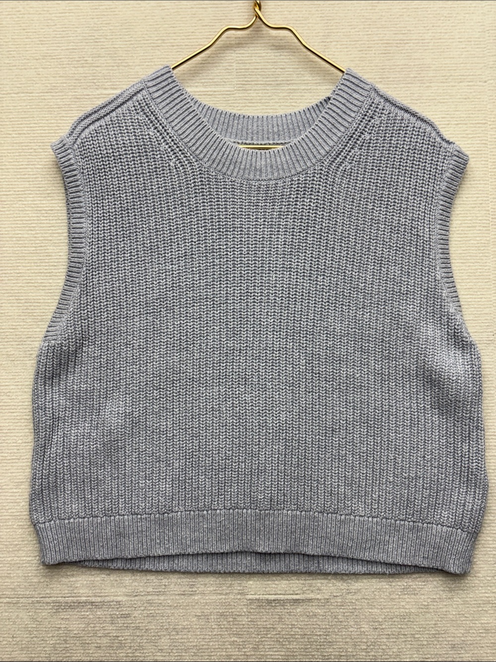 Abercrombie & Fitch | large Sleeveless Knit Sweater Vest - Light Gray